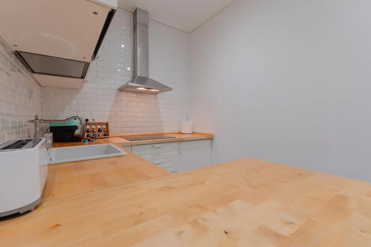 Bica Apartment By Pedro Lisboa