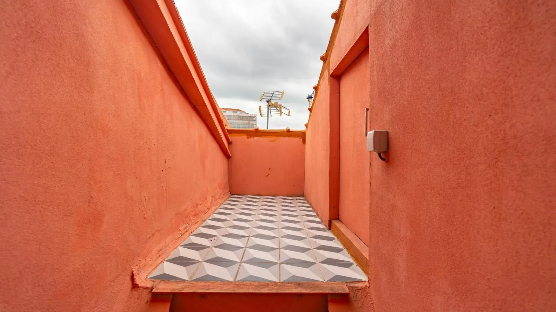 Bica Apartment By Pedro Lisbon